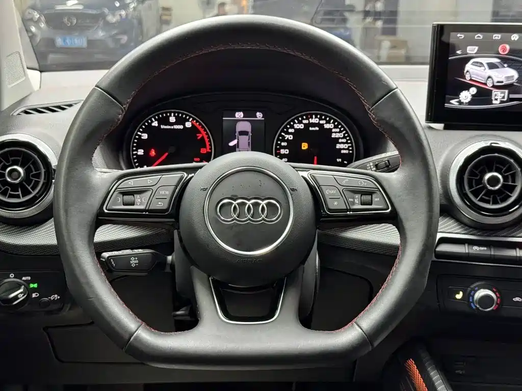 Audi Q2L — миниатюра 8