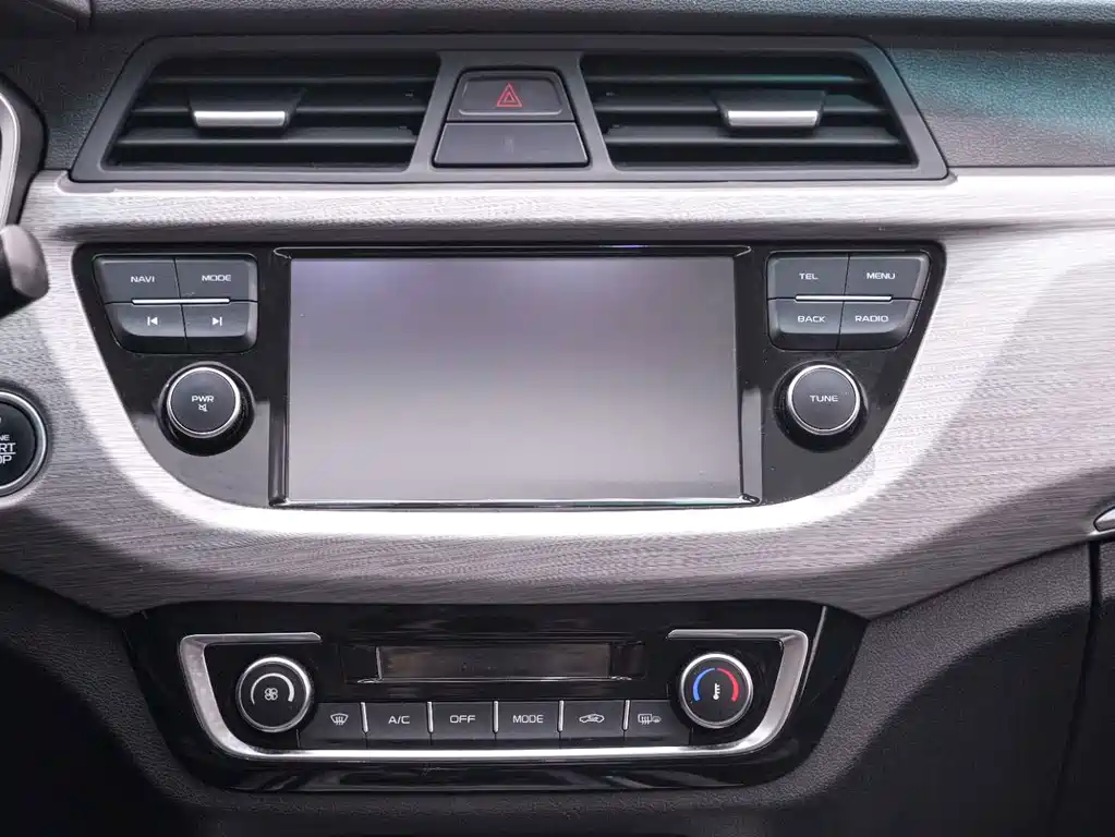 Geely Vision X3 — миниатюра 14