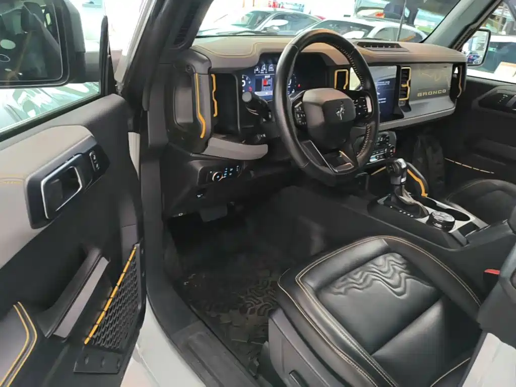 Ford Bronco — миниатюра 16