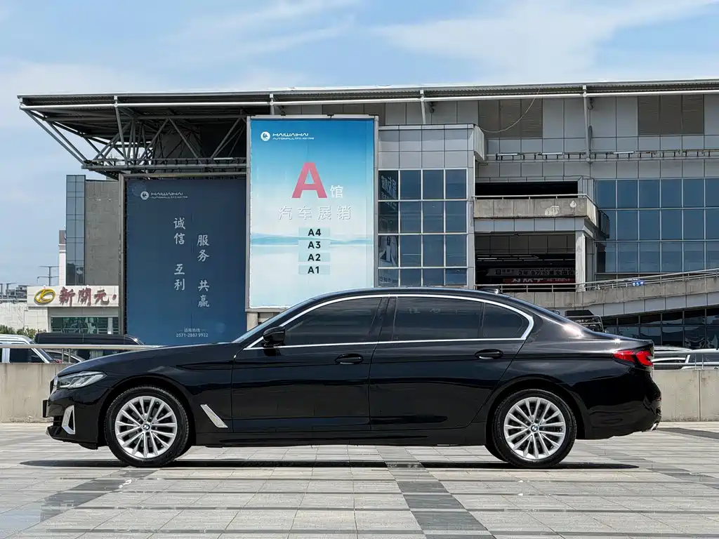 BMW 5 Series — миниатюра 2