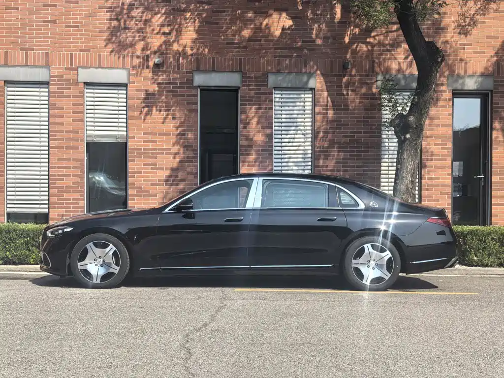 Mercedes-Benz S-Class — миниатюра 11
