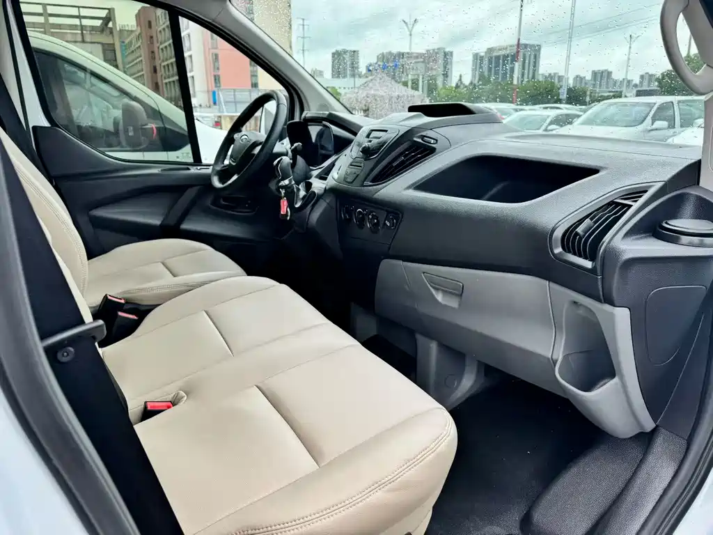 Ford Transit — миниатюра 4