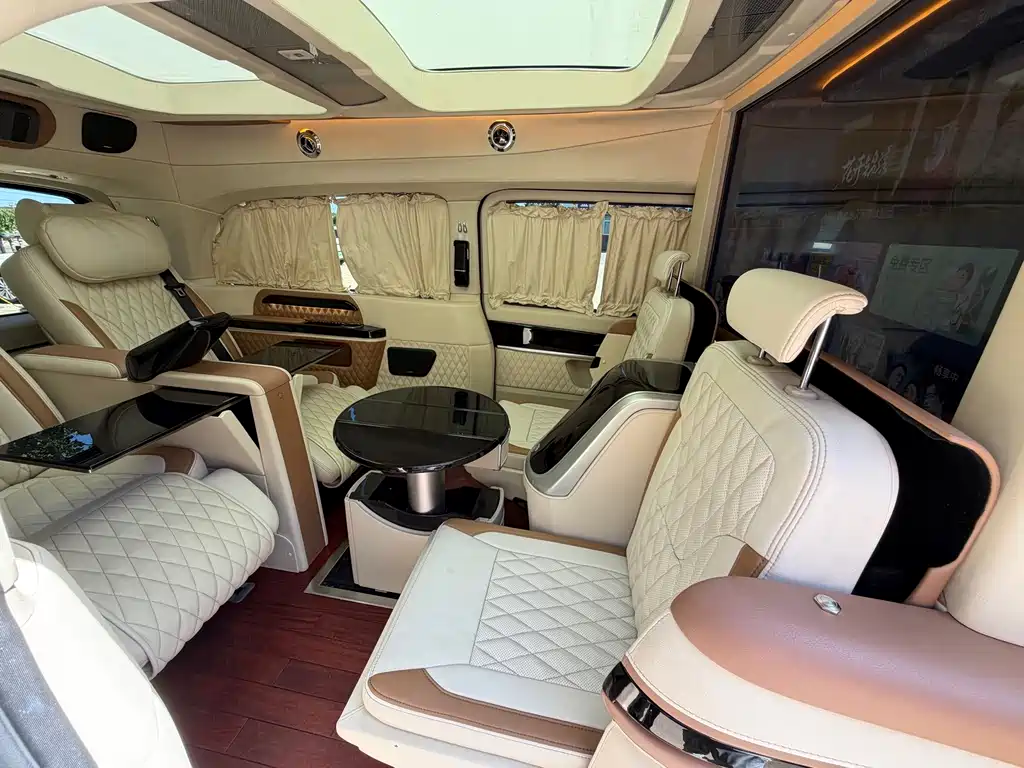 Mercedes-Benz V-Class — миниатюра 16