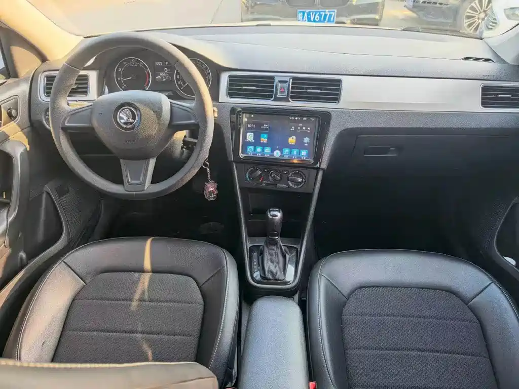 Skoda Rapid Spaceback — миниатюра 9