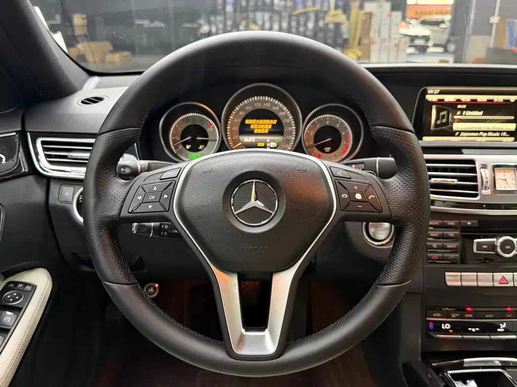 Mercedes-Benz E-Class — миниатюра 8