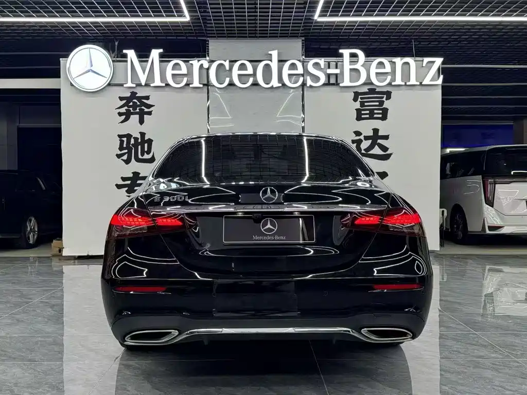 Mercedes-Benz E-Class — миниатюра 5