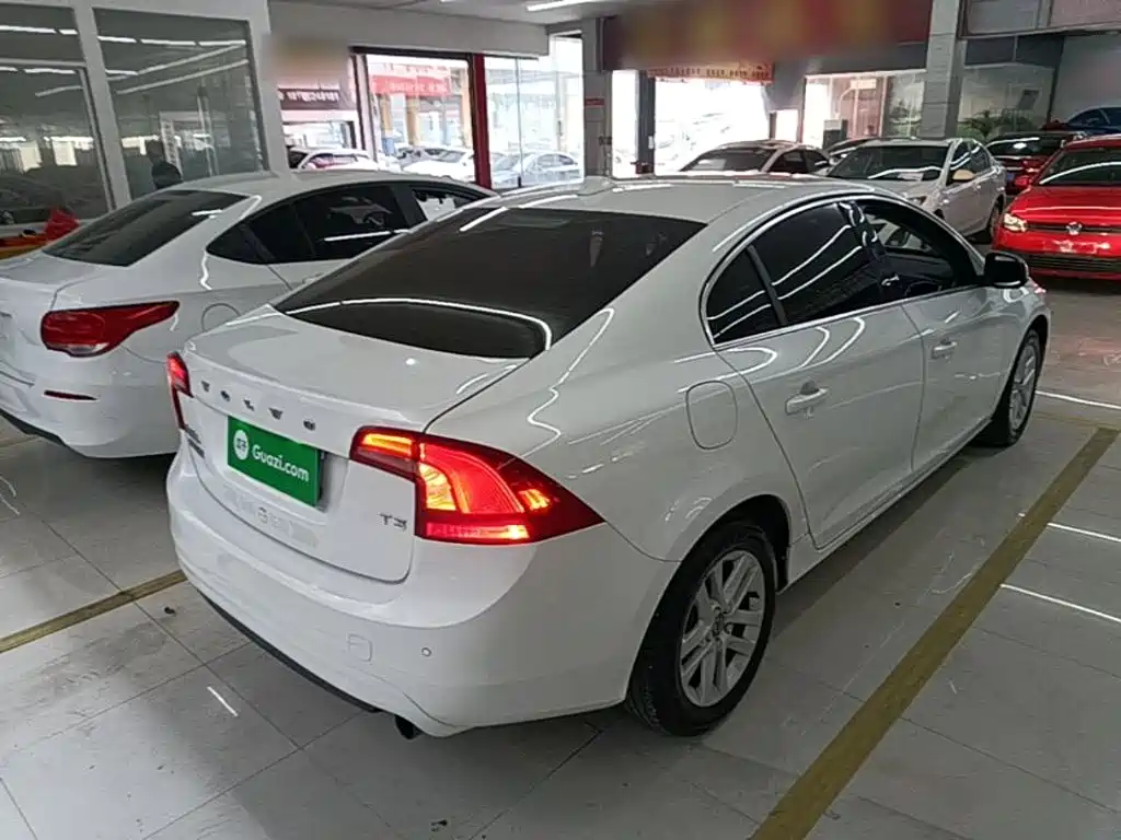 Volvo S60 — миниатюра 7