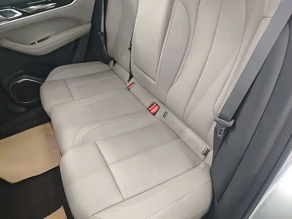 Geely Boyue L — миниатюра 17