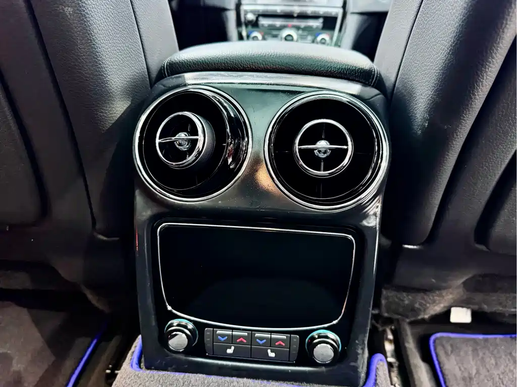 Jaguar XJ — миниатюра 18