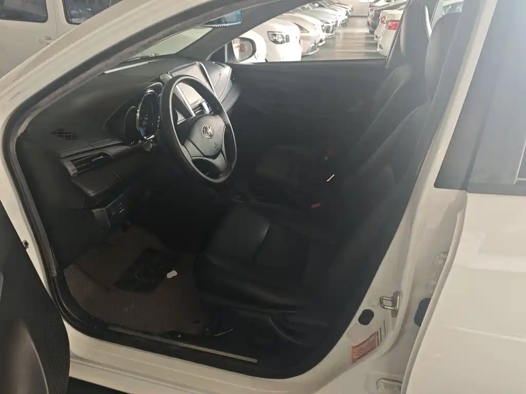 Toyota Yaris L — миниатюра 15
