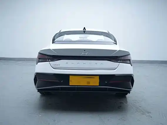 Hyundai Elantra — миниатюра 5