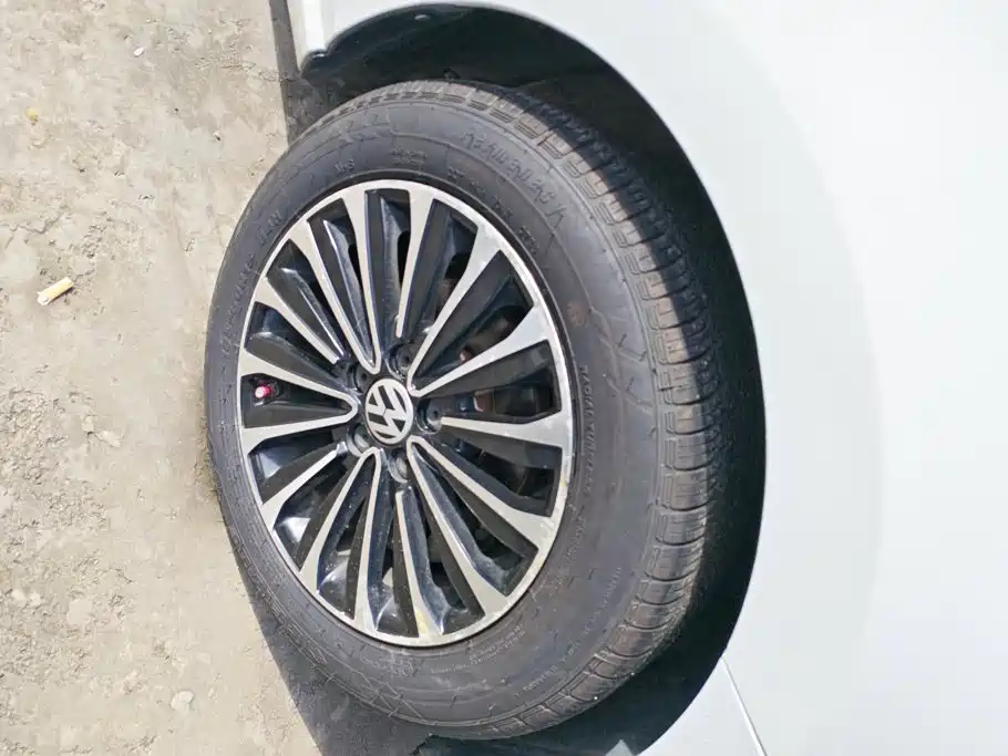 Volkswagen Polo — миниатюра 6