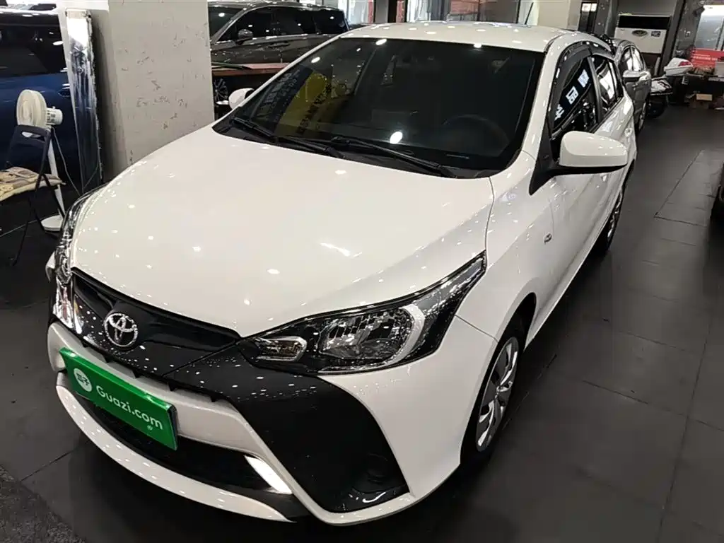 Toyota Yaris L 2021