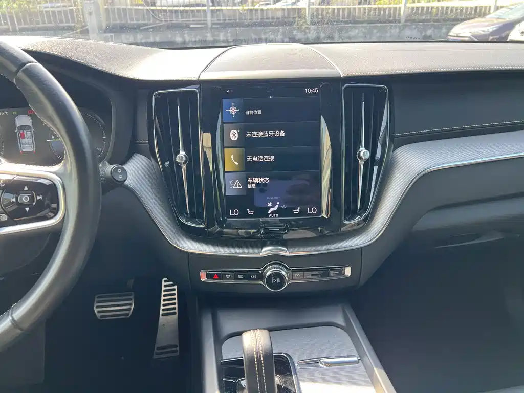 Volvo XC60 PHEV — миниатюра 15