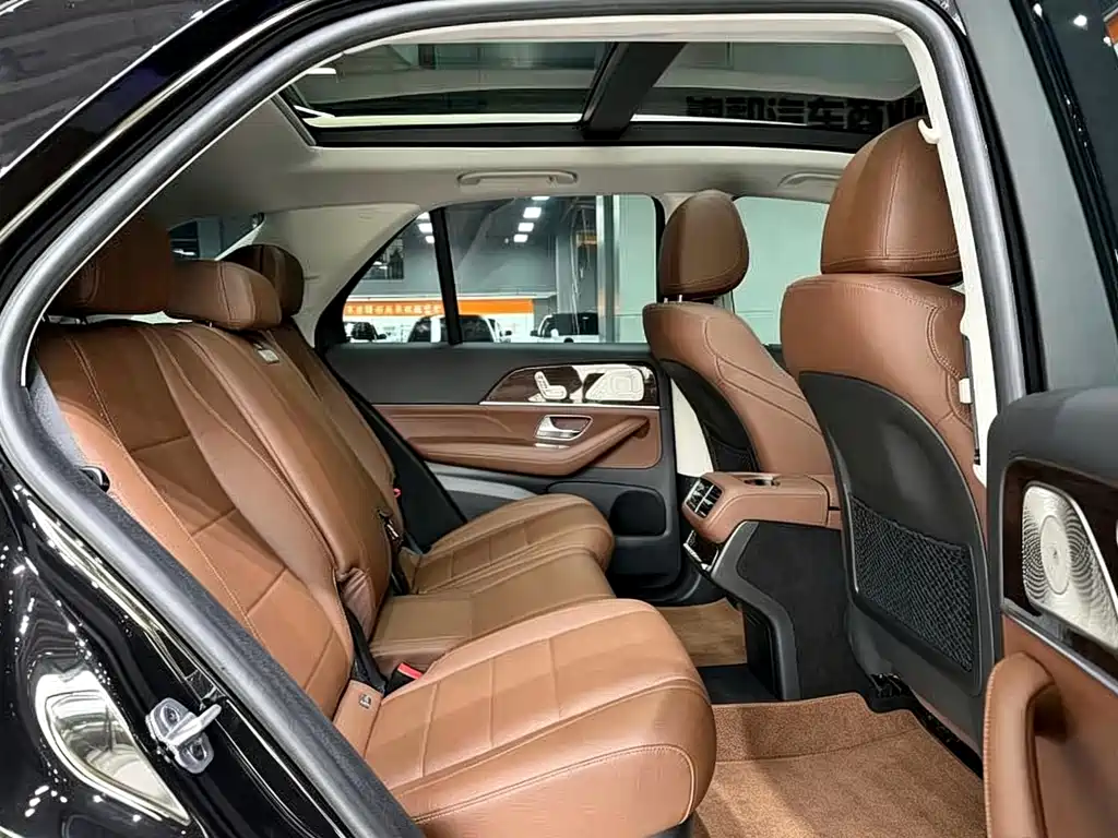 Mercedes-Benz GLE (Import) — миниатюра 11