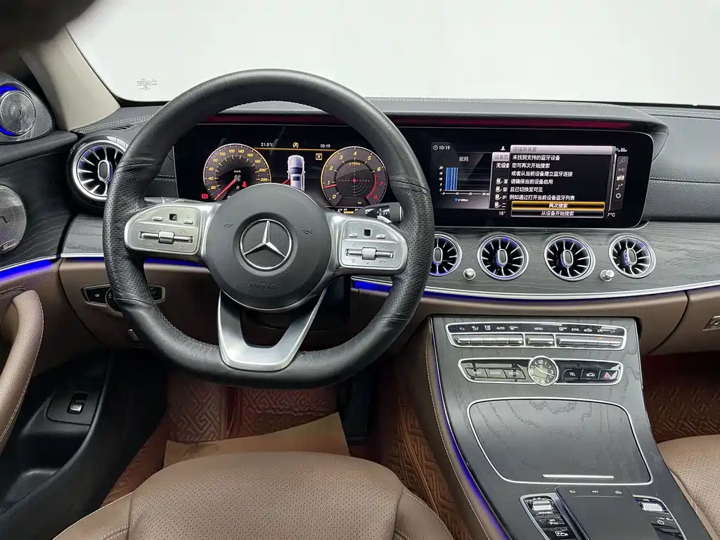 Mercedes-Benz E-Class — миниатюра 9
