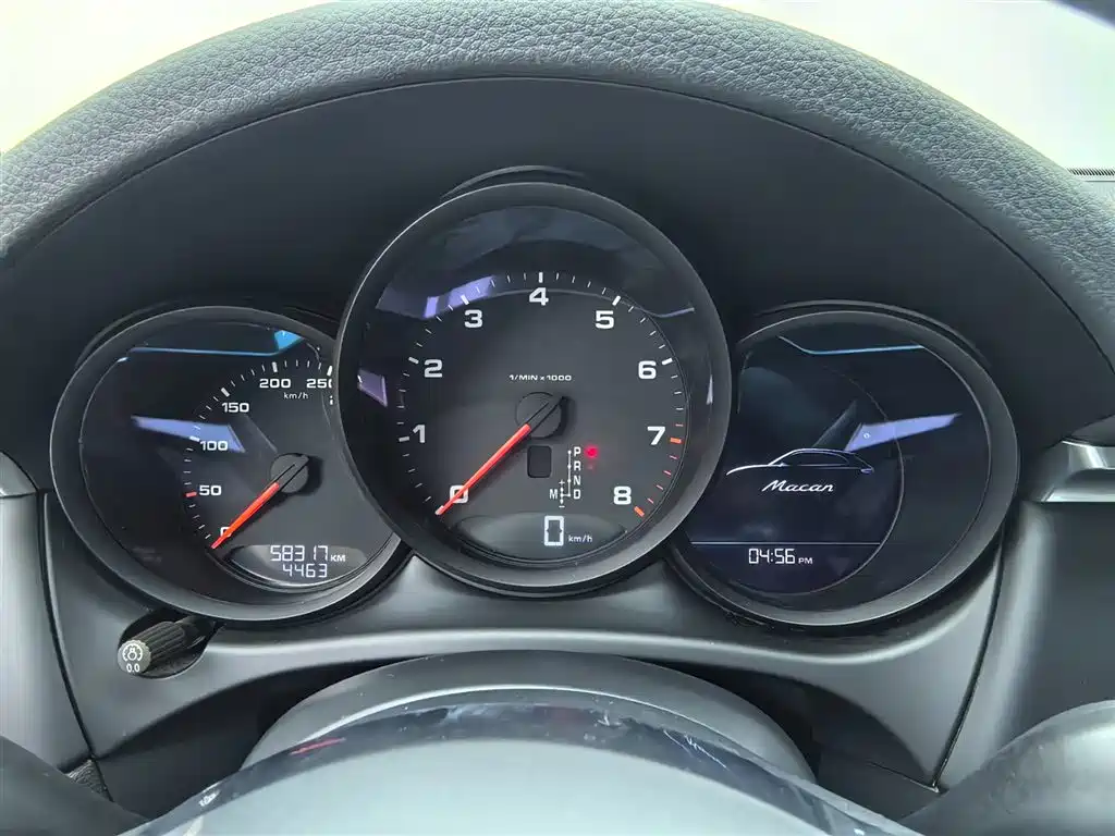 Porsche Macan — миниатюра 10