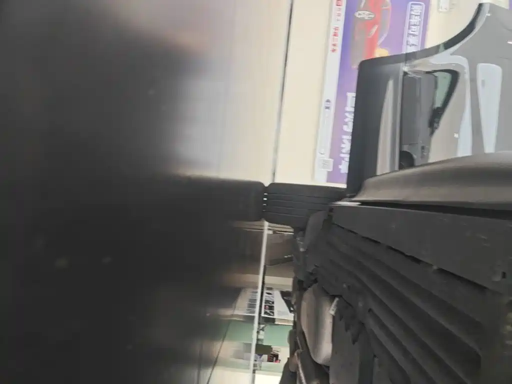 Land Rover Sport PHEV — миниатюра 21