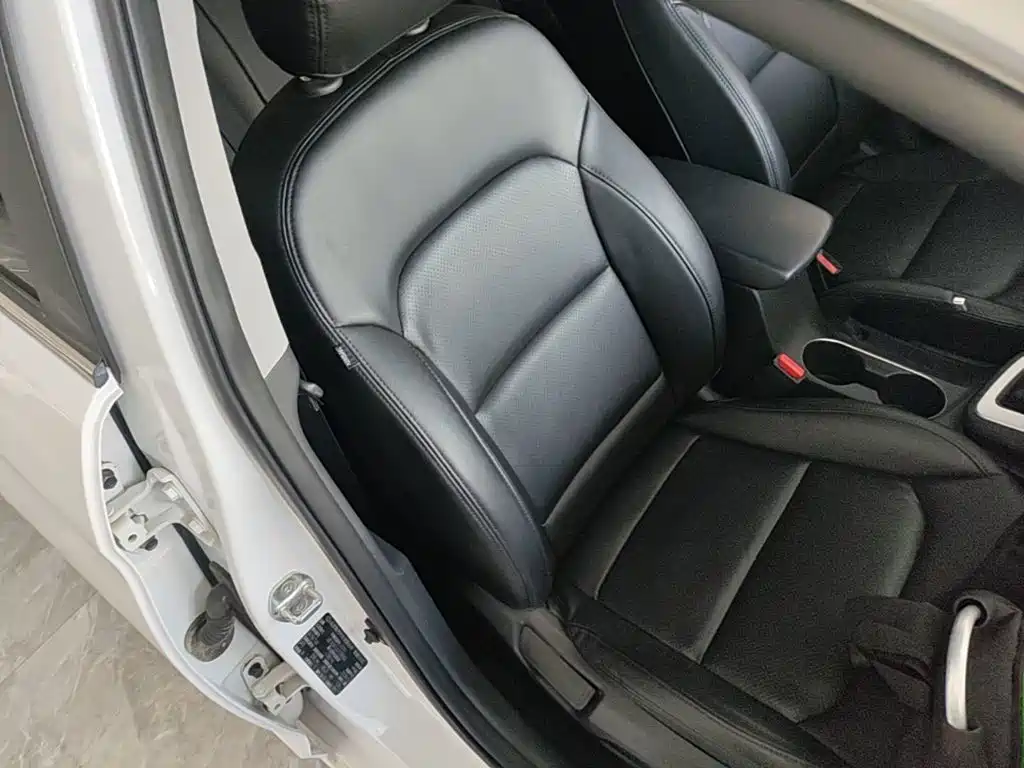 Hyundai Elantra — миниатюра 25