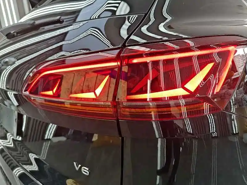 Volkswagen Touareg — миниатюра 10