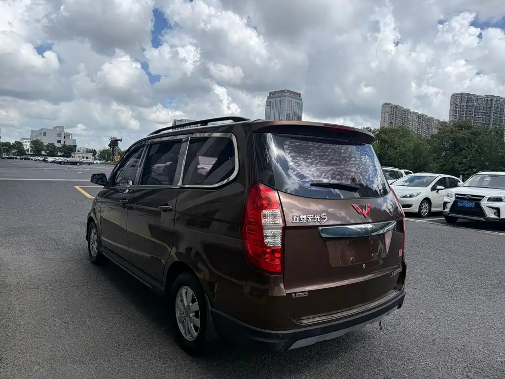 Wuling Hongguang — миниатюра 10