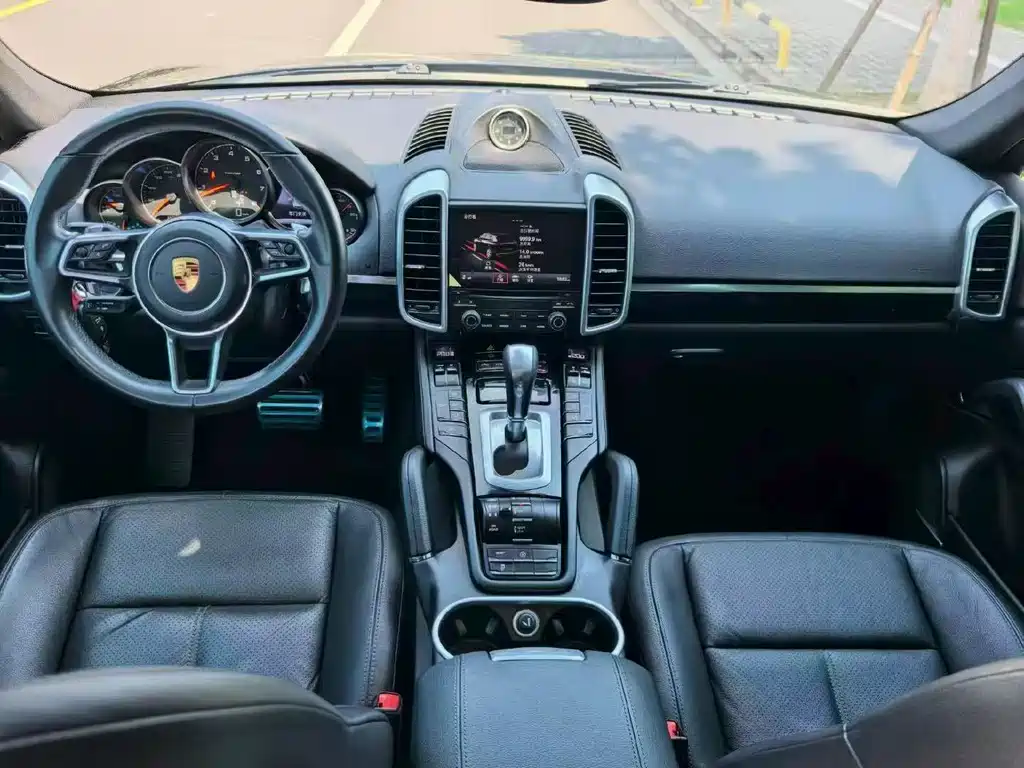 Porsche Cayenne — миниатюра 8