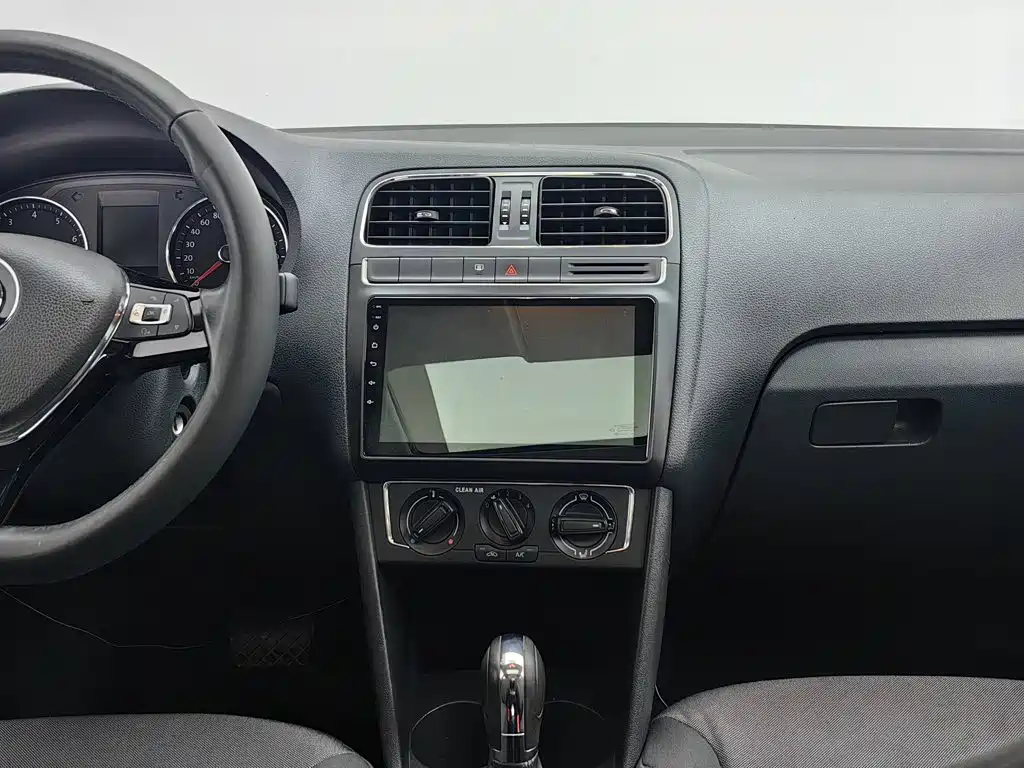 Volkswagen Polo — миниатюра 12