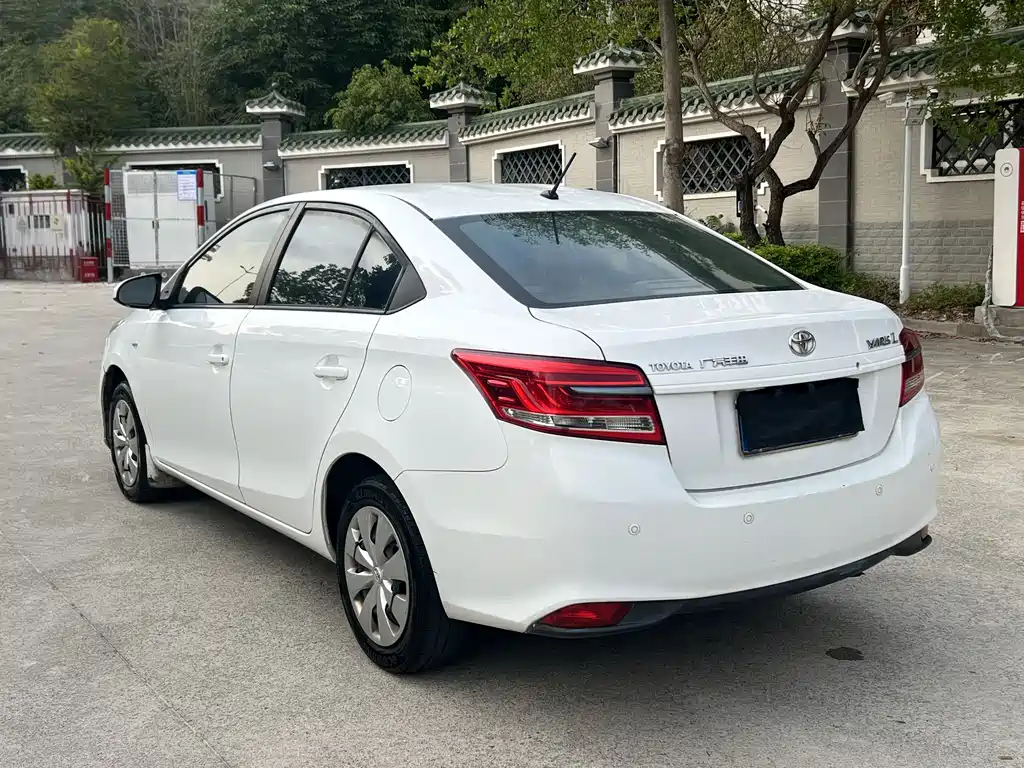 TOYOTA YARIS L TO ENJOY