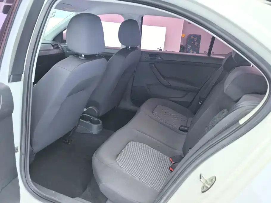 Volkswagen Santana — миниатюра 11