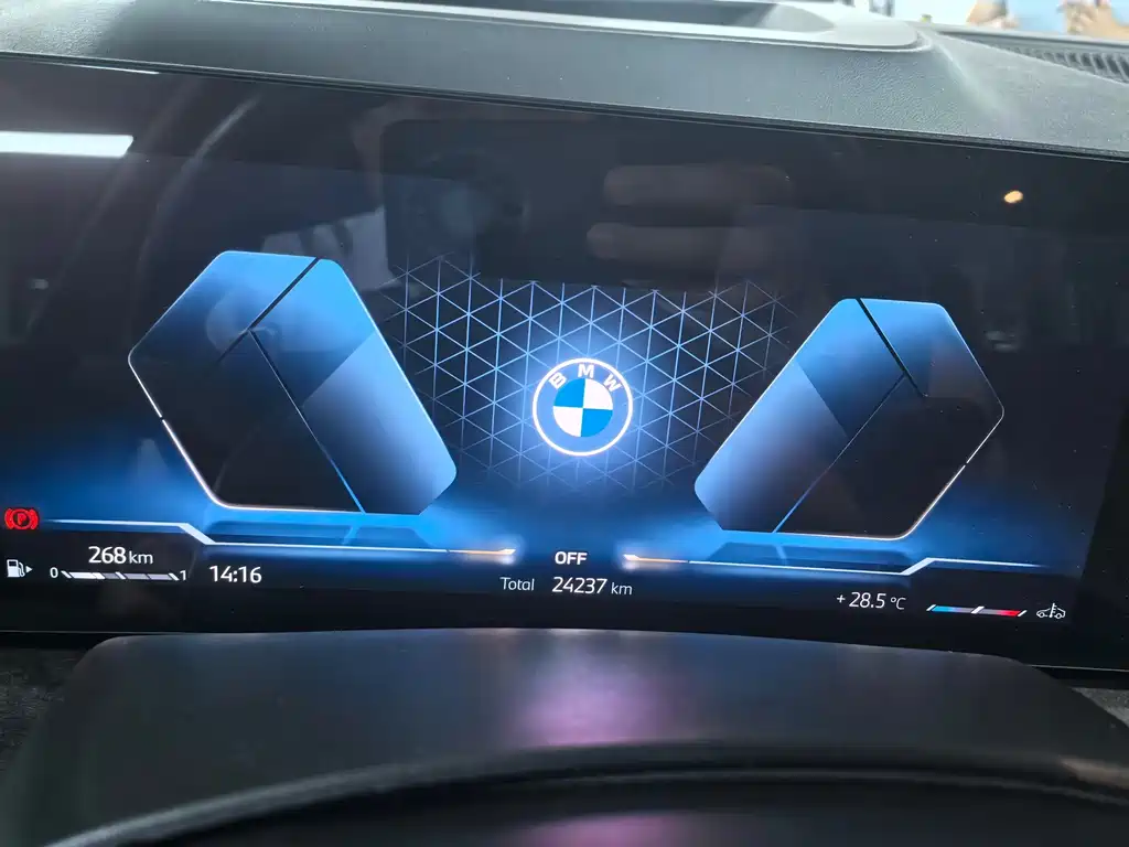BMW X5 — миниатюра 7