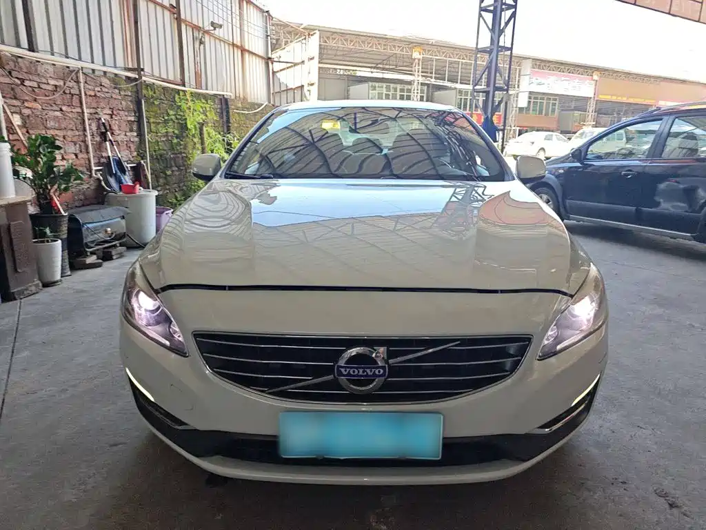 Volvo S60 — миниатюра 3