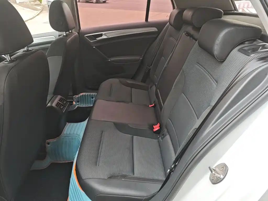Volkswagen Golf — миниатюра 17
