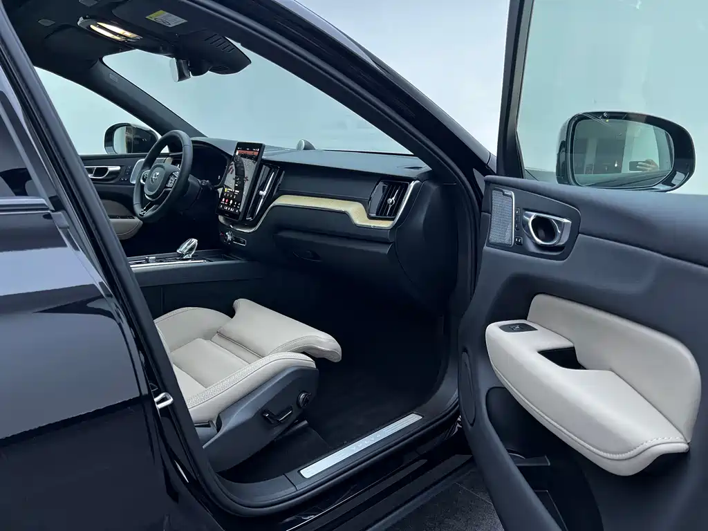 Volvo XC60 — миниатюра 24