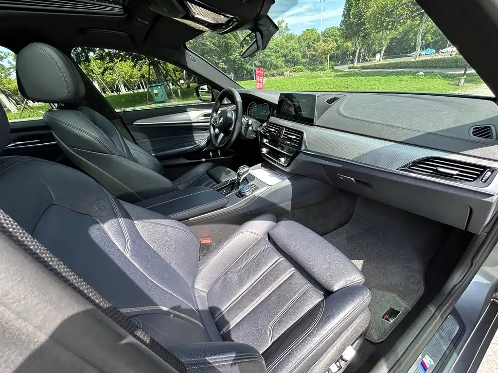 BMW 5 Series (Import) — миниатюра 18