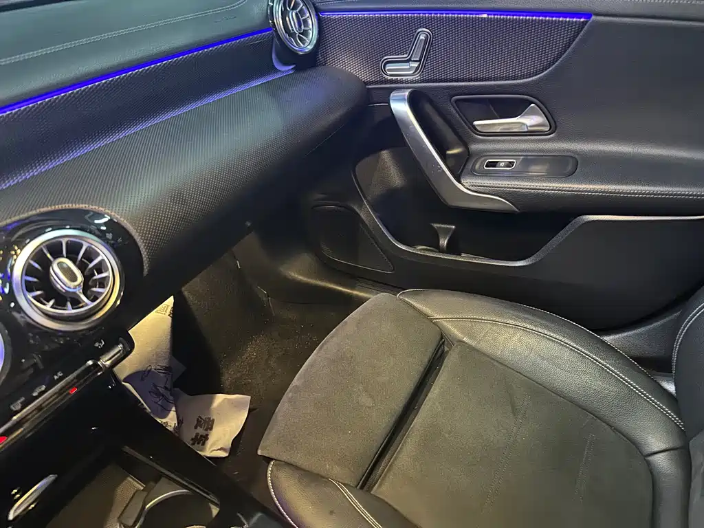 Mercedes-Benz A-Class — миниатюра 7
