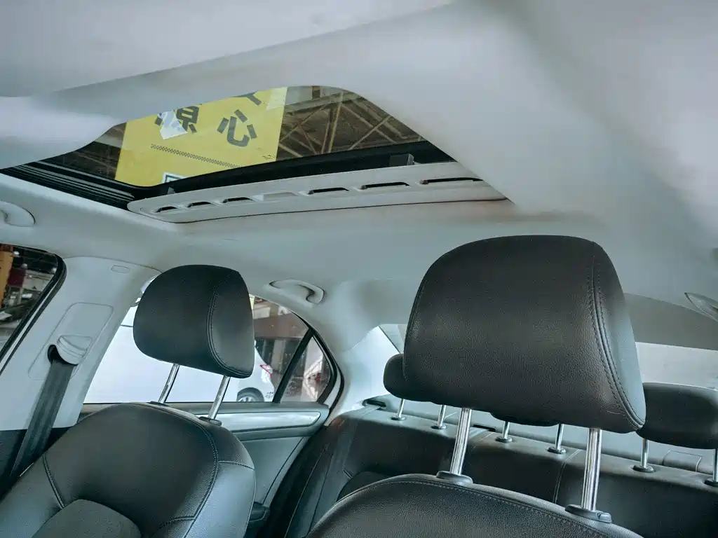 Volkswagen Santana — миниатюра 8