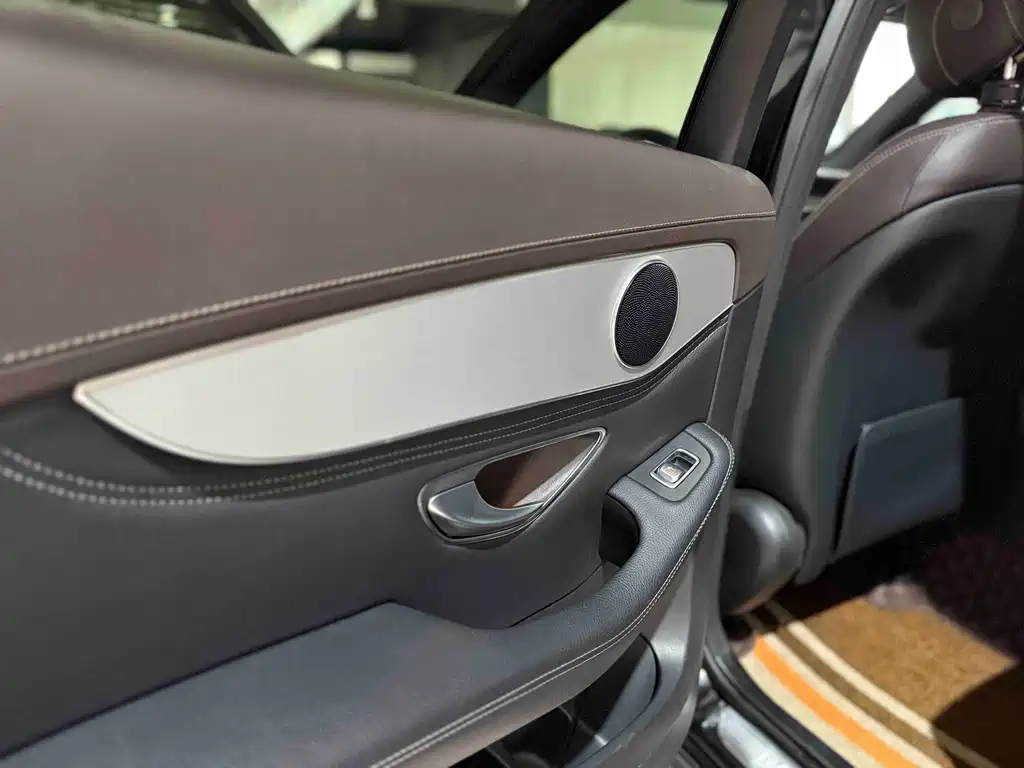 Mercedes-Benz GLC — миниатюра 16