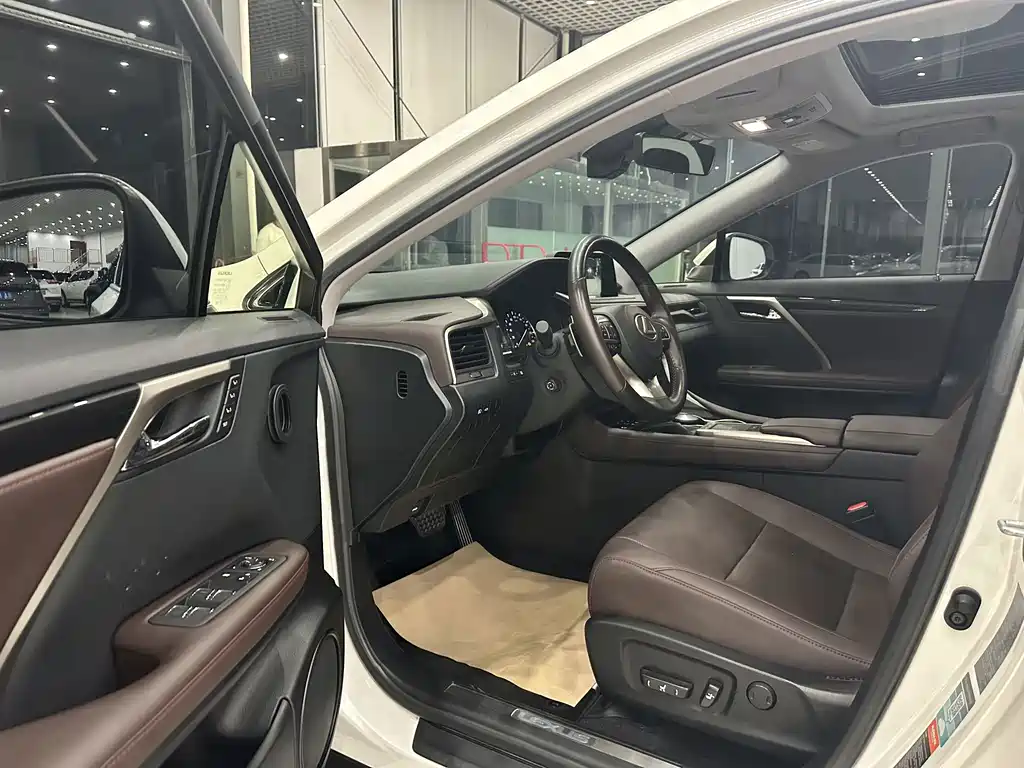 Lexus RX — миниатюра 12
