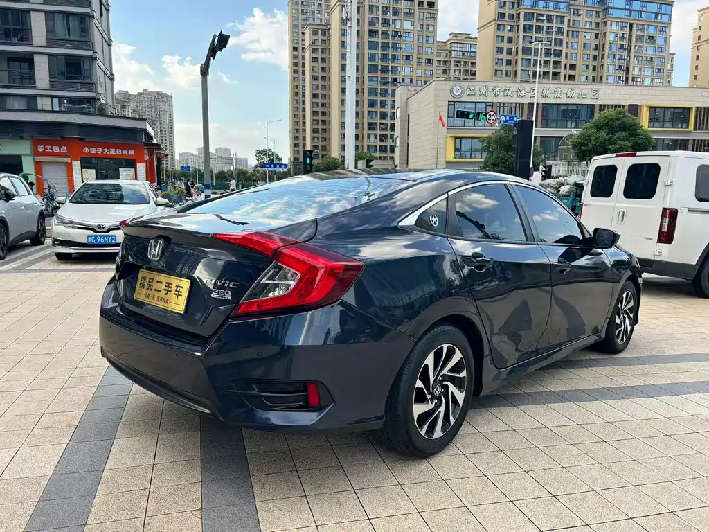 Honda Civic — миниатюра 7