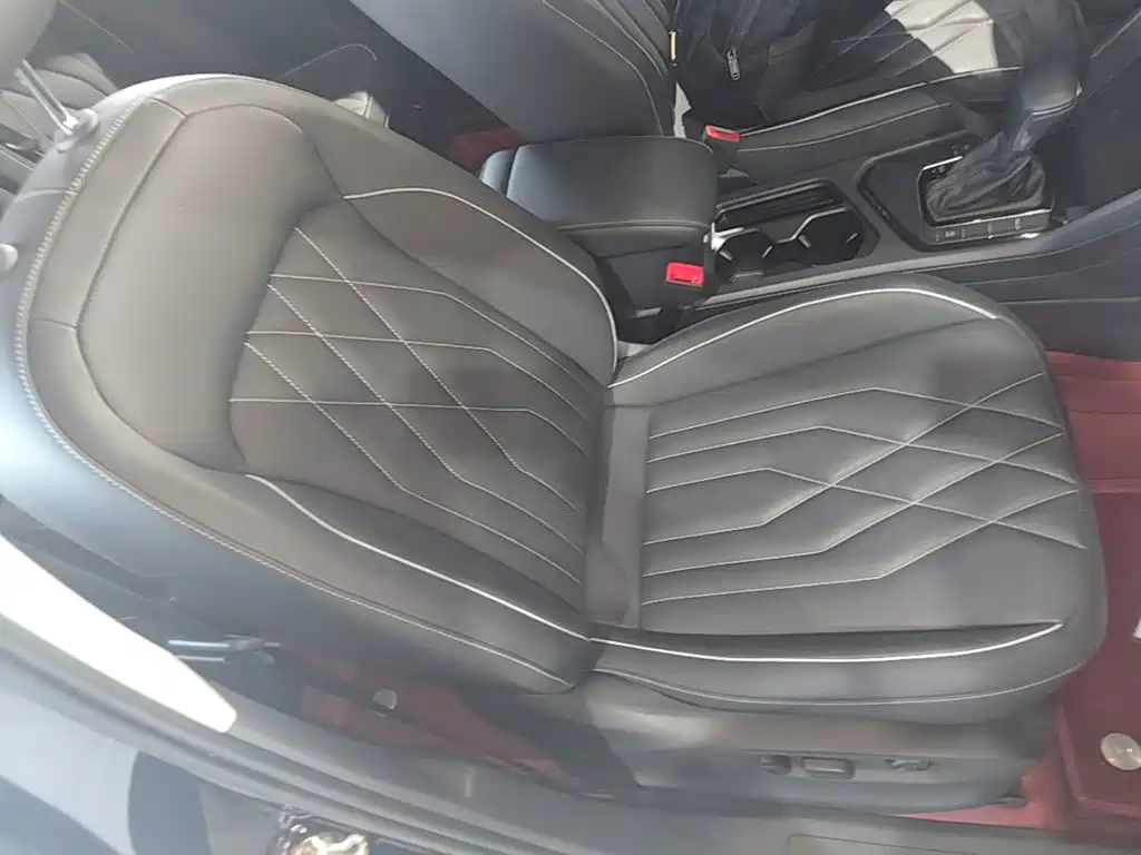 Volkswagen Tiguan L — миниатюра 25