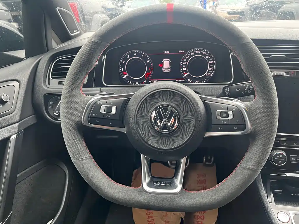 Volkswagen Golf GTI — миниатюра 9