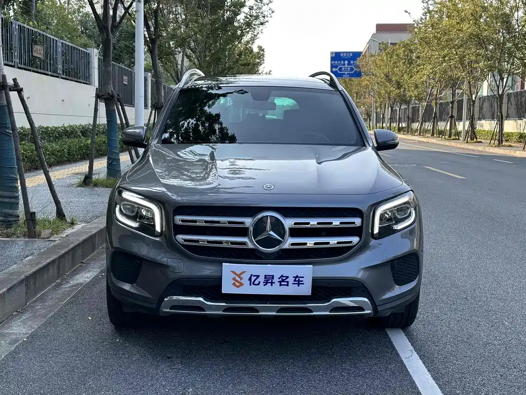 MERCEDES-BENZ GLB