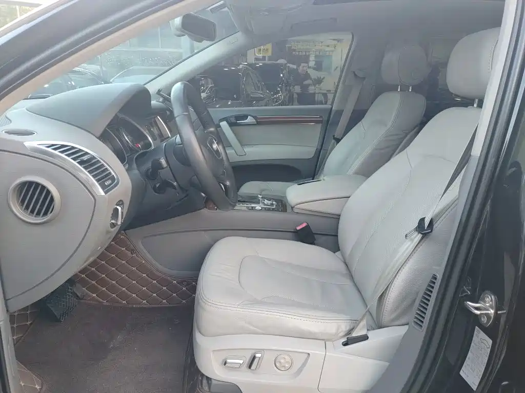 Audi Q7 — миниатюра 4