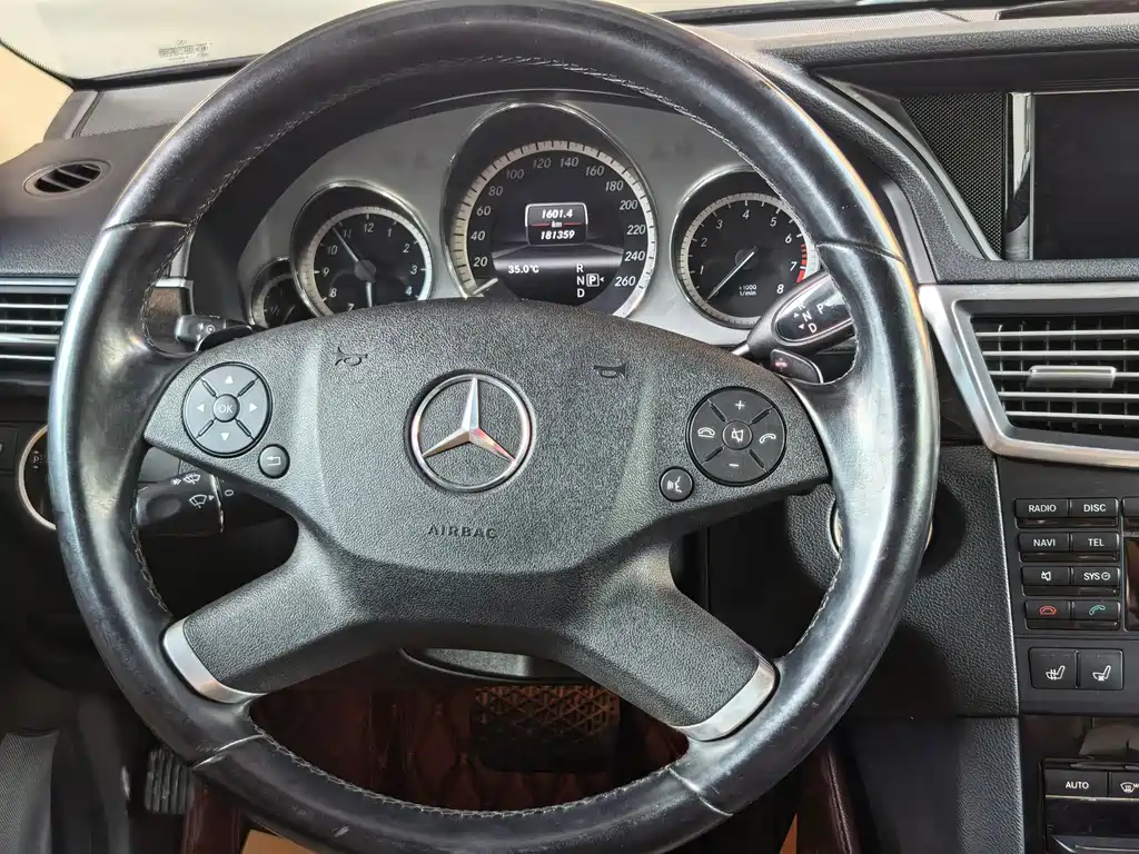 Mercedes-Benz E-Class — миниатюра 17