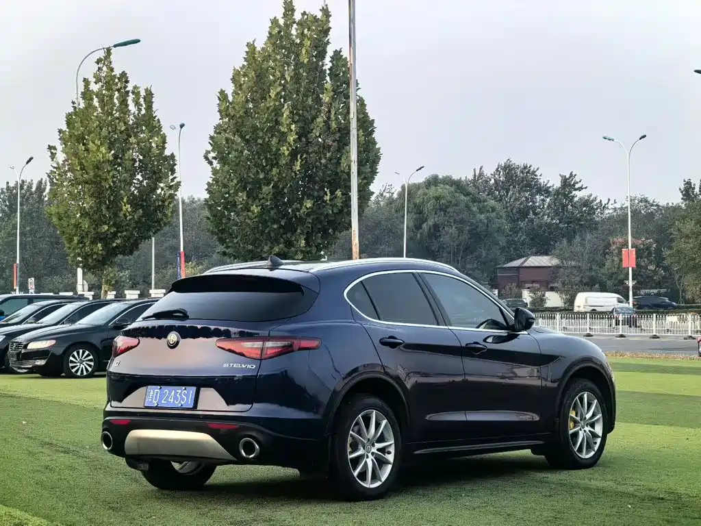 Alfa Romeo Stelvio — миниатюра 3