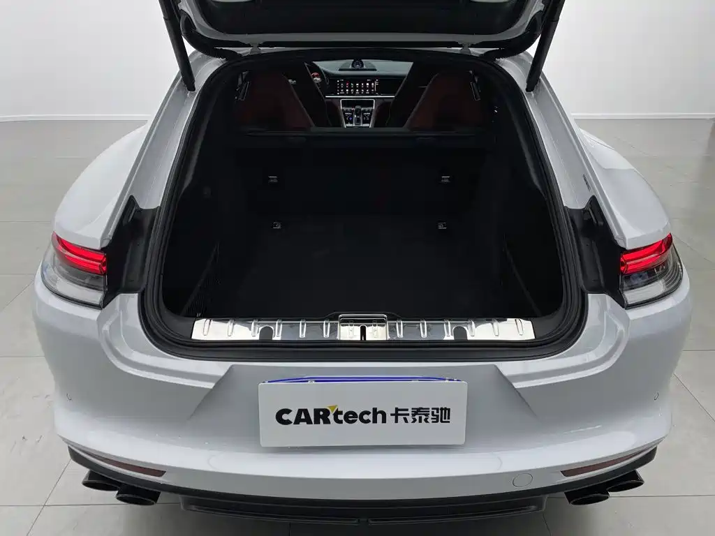 Porsche Panamera — миниатюра 10