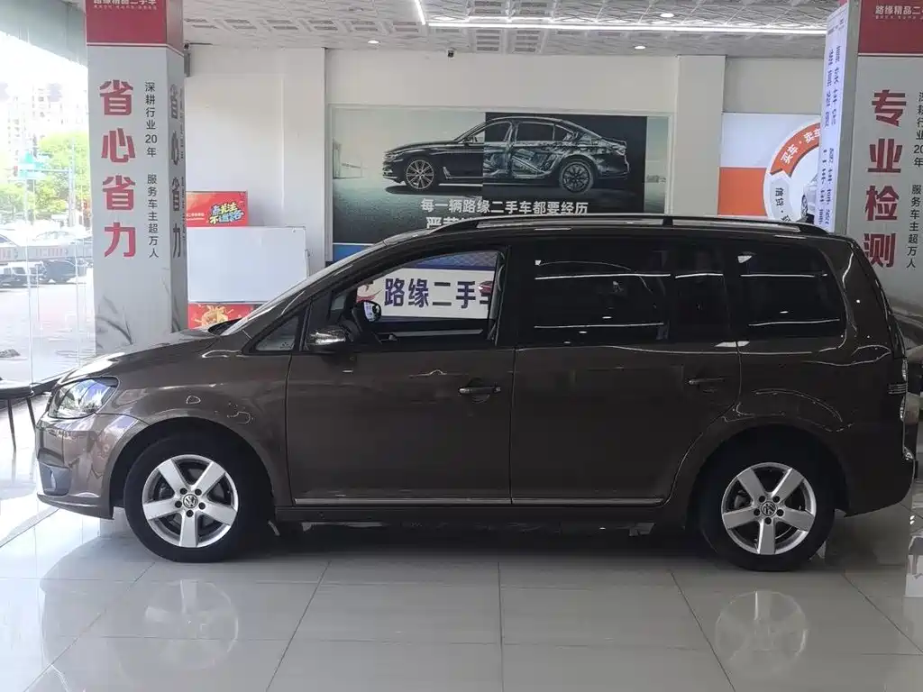 Volkswagen Touran — миниатюра 3