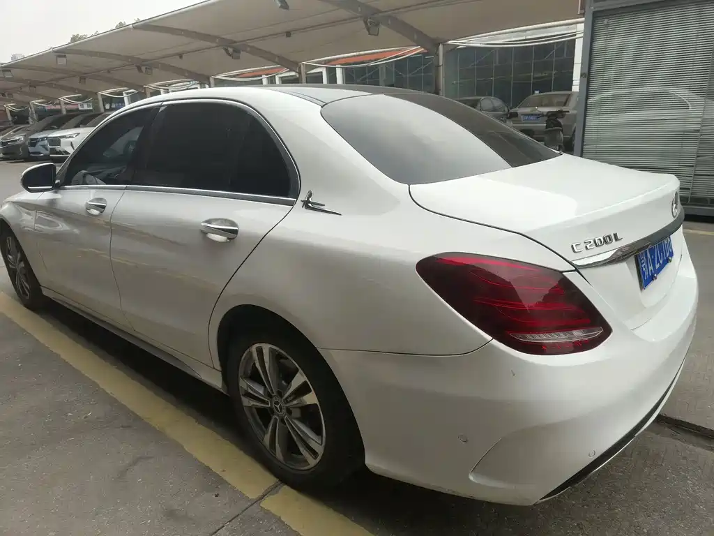 Mercedes-Benz C-Class — миниатюра 12