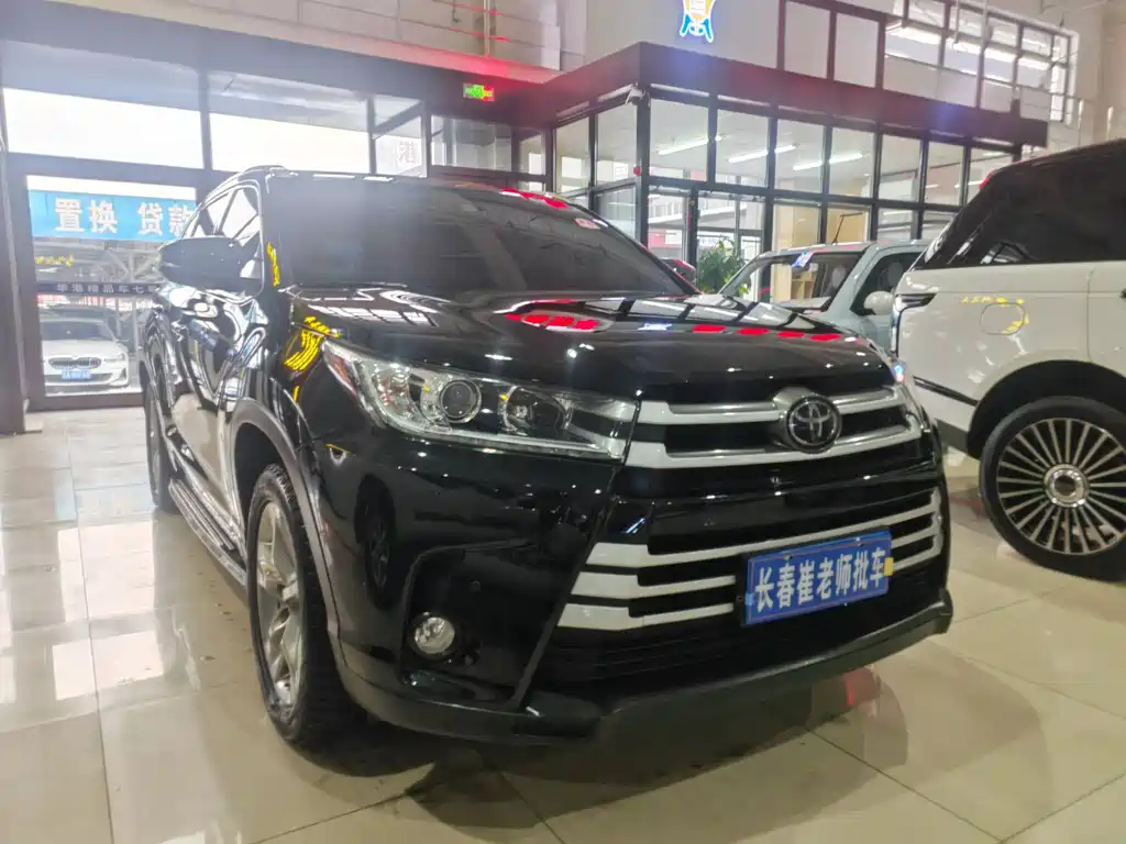 TOYOTA HIGHLANDER