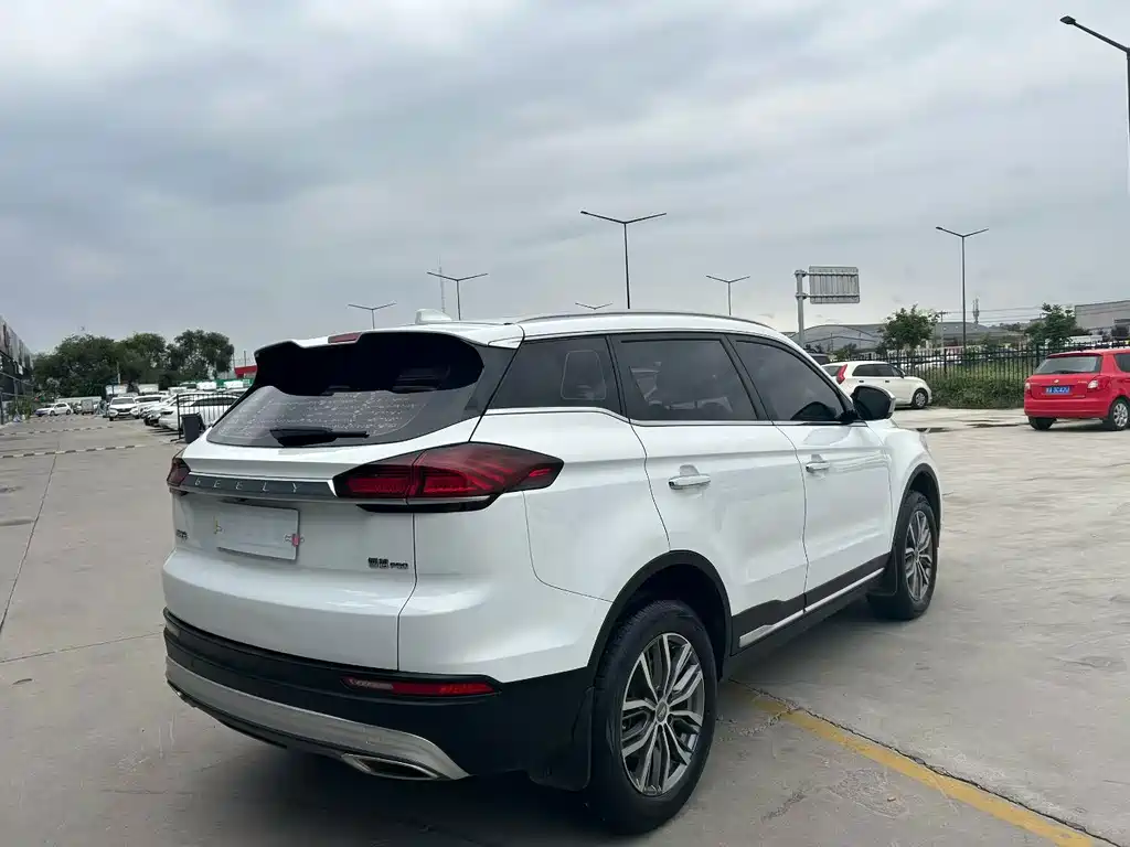 Geely Boyue — миниатюра 9